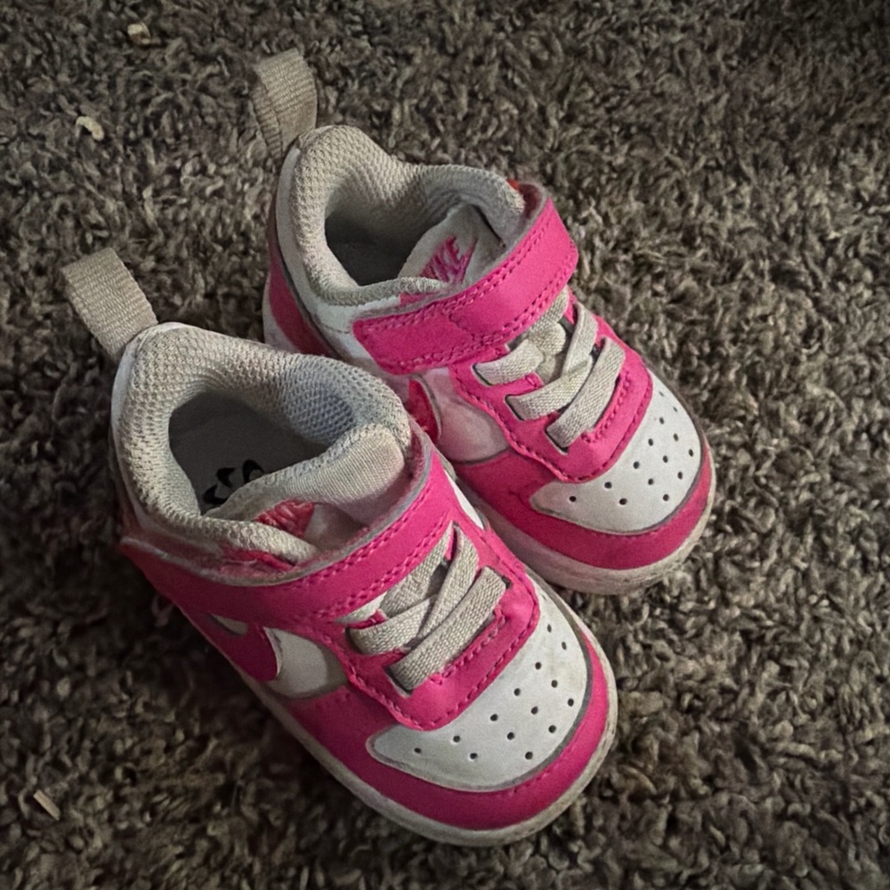 Nike Kids Pink and White Hook-and-Loop Sneakers